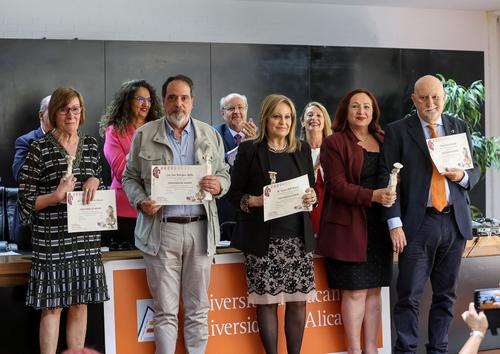 a225ff9f-3fec-4c45-a2bf-e38c7918f076_source-aspect-ratio_25p_0