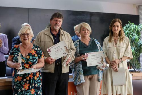 b0fb39fc-f59a-4f86-87c4-35cbe628b7ab_source-aspect-ratio_25p_0