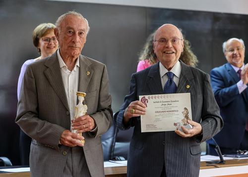 c292806e-208e-47dd-b346-e1cd5282823e_source-aspect-ratio_25p_0