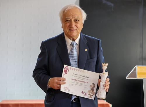 e1b50232-5546-4bb6-8cbd-0b130a08f2e8_source-aspect-ratio_25p_0